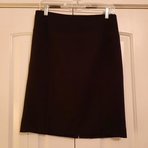 Black fitted skirt